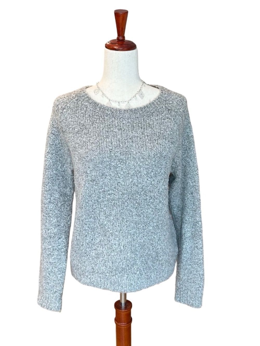 GAP Women's Crewneck Long Sleeve Cozy Fuzzy Sweater Gray Med